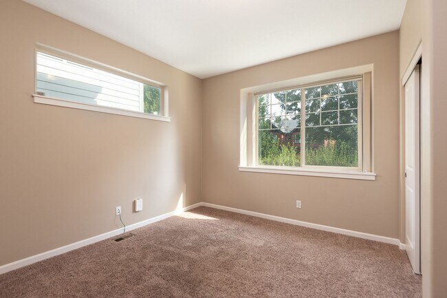 Building Photo - 4-Bedroom Home Near Pine Nursery Park Smart Upgrades & Spacious Yard