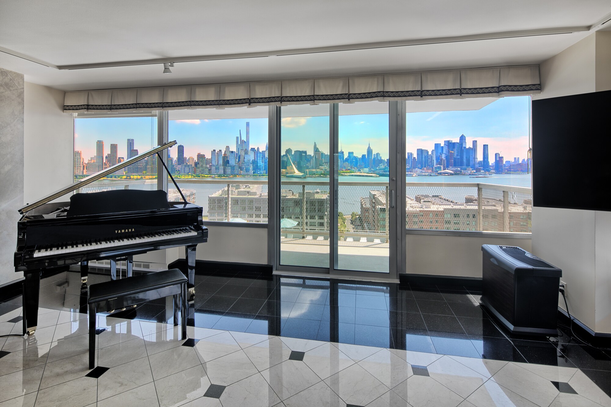 Building Photo - 6050 Boulevard E