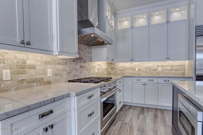 Building Photo - 7553 E Buteo Dr