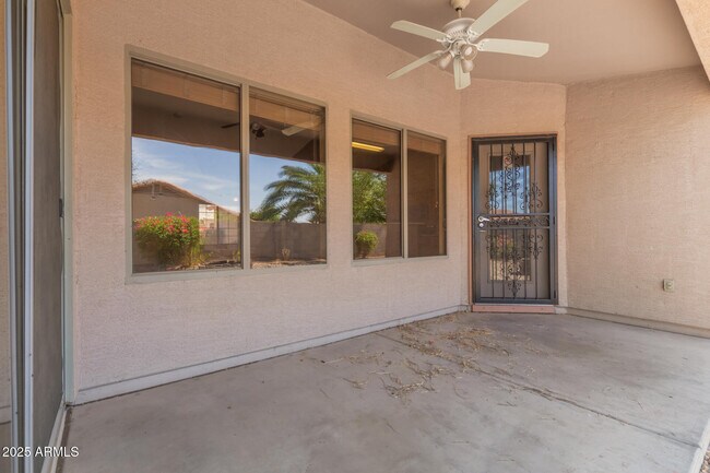 Building Photo - 1642 E Desert Ln