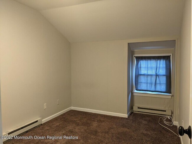 Building Photo - 609 Higgins Ave