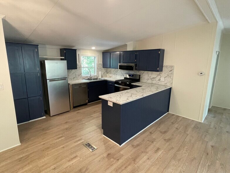 Building Photo - 22957 Pine Rd