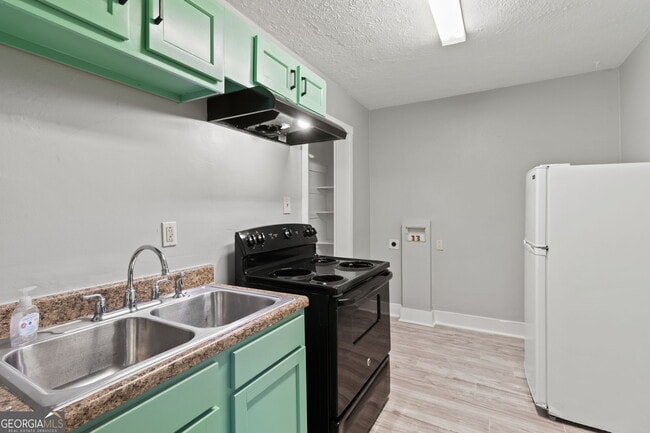 Building Photo - 181 Holderness St SW