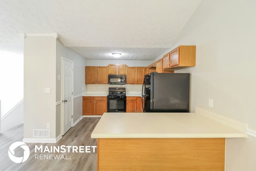 Building Photo - 15 Silverthorne Cir