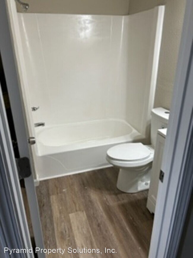 Building Photo - 2 br, 1 bath House - 504 Hackley Ave