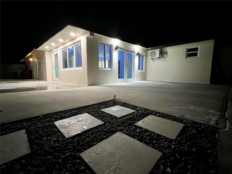 Building Photo - 20848 SW 118th Ave