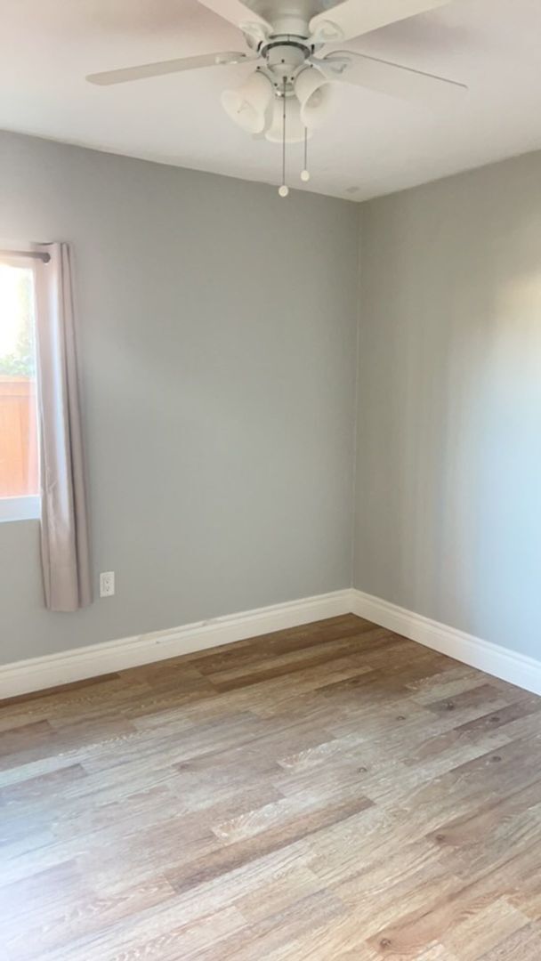 Building Photo - Beautiful Home Located in the very desirab...