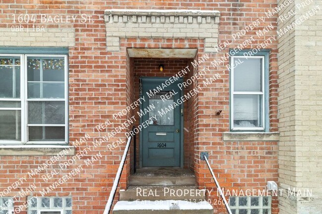 Building Photo - 1604 Bagley St
