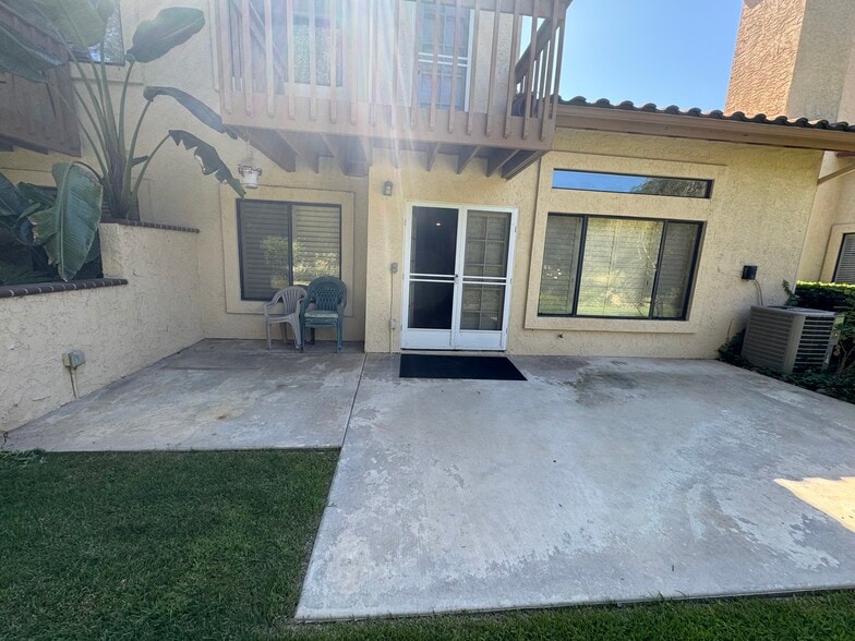 Building Photo - 1718 Tecalote Dr