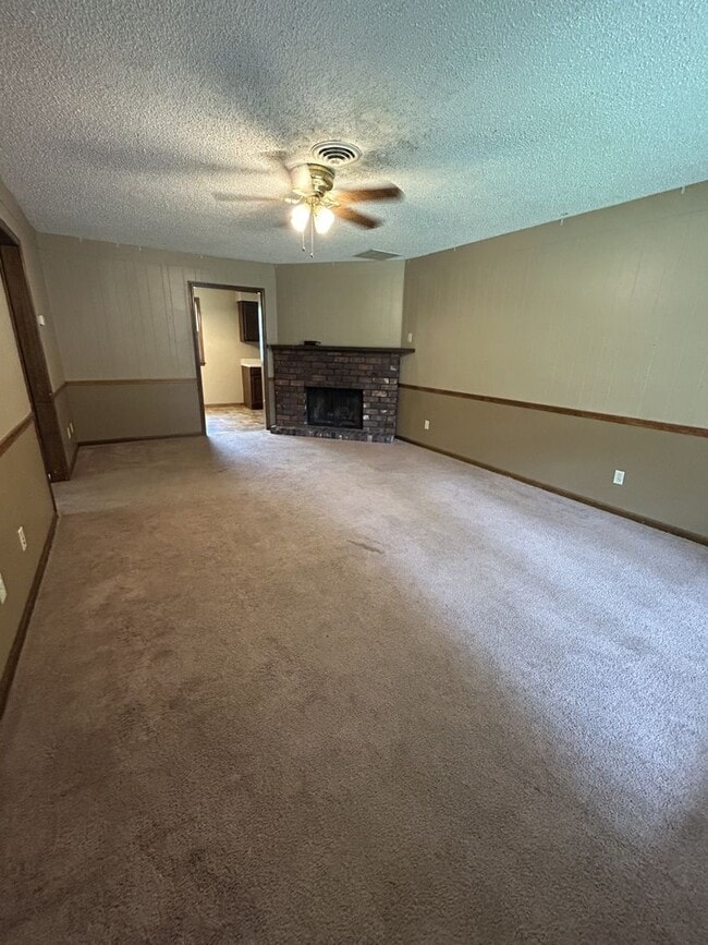 Building Photo - 515-517 E. Jefferson Duplex