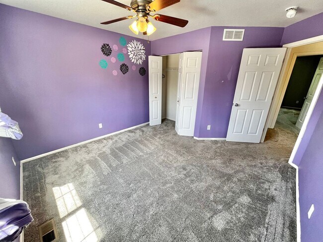 Building Photo - Beautiful 3 bed 2.5 Bath Home in East Loveland, CO!