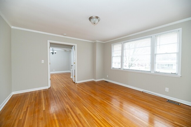 Building Photo - 519 Harolds Dr NW