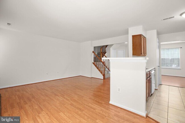 Building Photo - 502 Wind Ridge Dr
