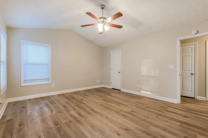 Building Photo - 5815 Mistyview Dr