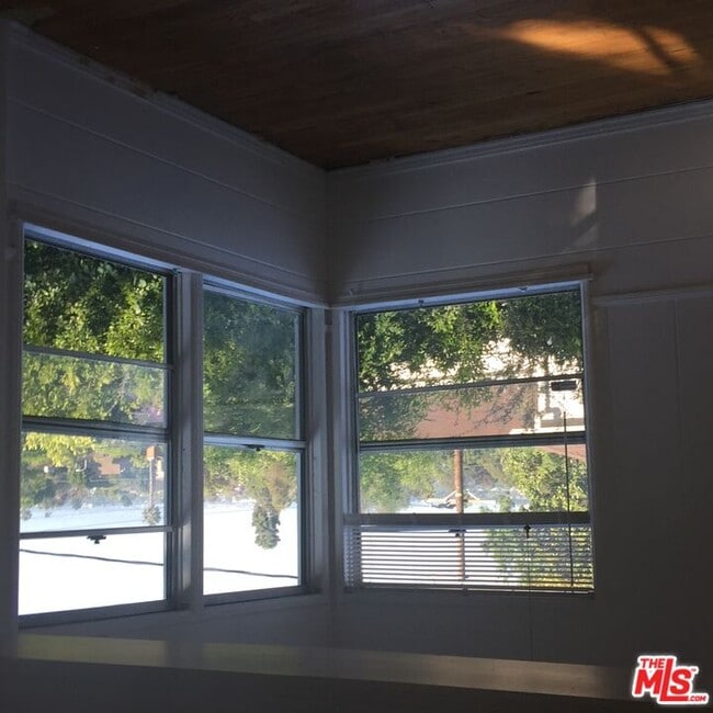 Building Photo - 5245 Maymont Dr