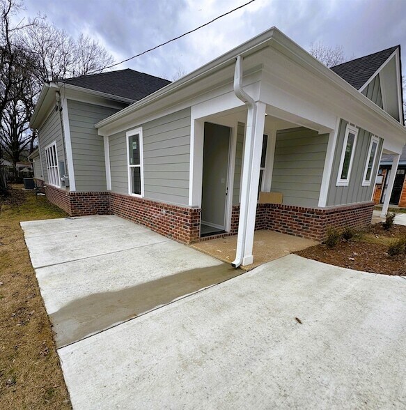 Building Photo - 547 Berclair Rd