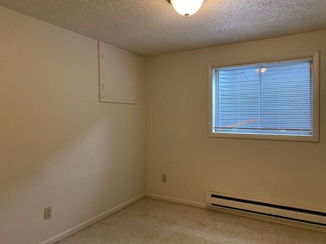 Building Photo - STUDENTS WELCOME! Spacious Basement Apartment 2 Bedroom 1 Bathroom West Fort Collins