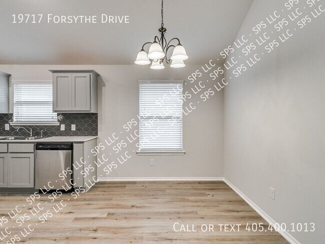 Building Photo - 19717 Forsythe Dr