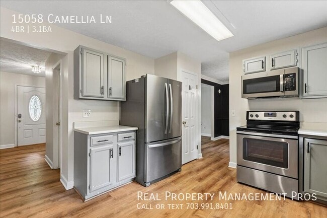 Building Photo - 15058 Camellia Ln