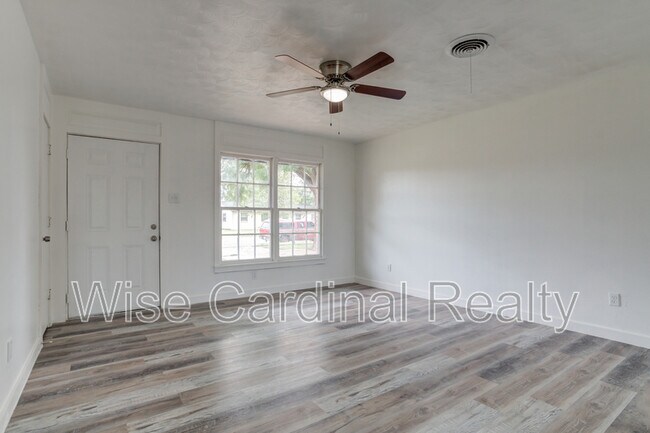 Building Photo - 1612 68th St