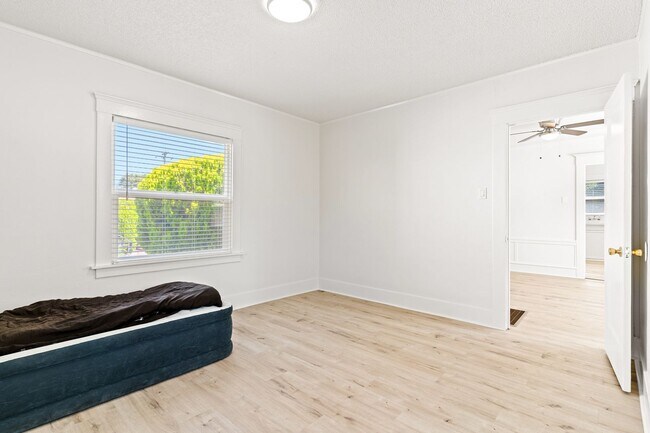 Building Photo - Comfort and Convenience: Cottage Living in...