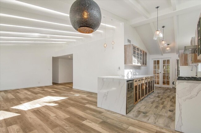 Building Photo - 6513 Corbin Ave