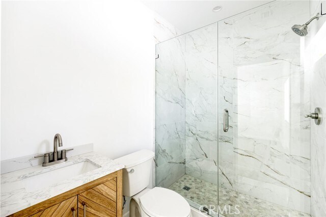 Building Photo - 7044 White Oak Ave