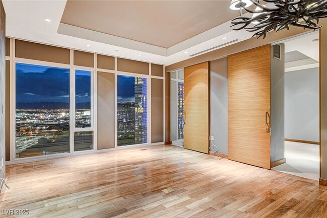 Building Photo - 3750 S Las Vegas Blvd