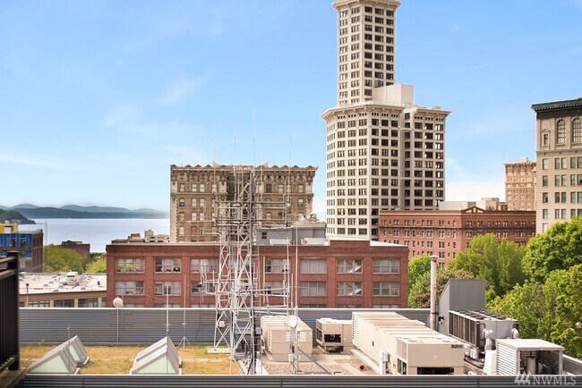 Building Photo - 108 5th Ave S