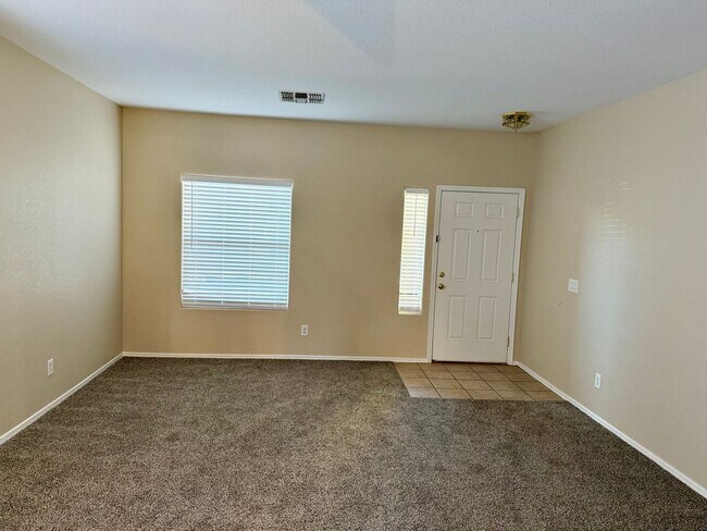 Building Photo - 3 Bedroom | 2 Bath - San Tan Ranch Single Level Home