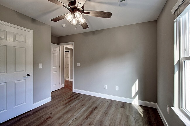 Building Photo - 520 Catalina Ct