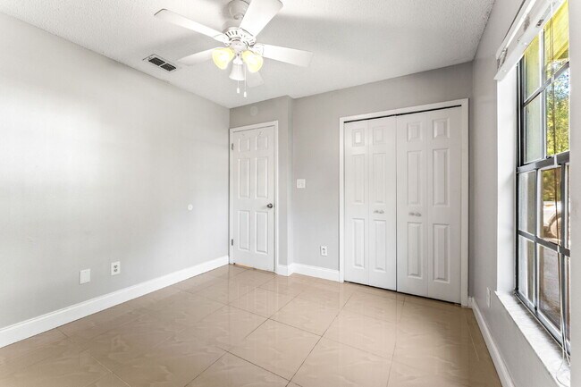 Building Photo - Charming 3-Bedroom Home with 2 Full Baths ...