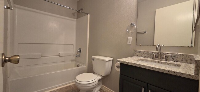 Building Photo - Kingsbury Townhome Northwest Medical Cente...