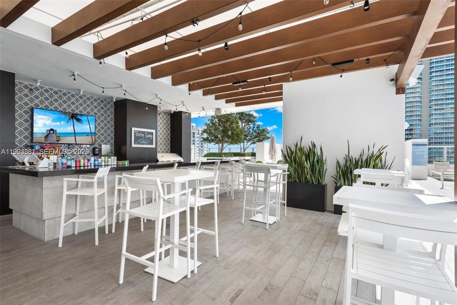 Building Photo - 1010 Brickell Ave