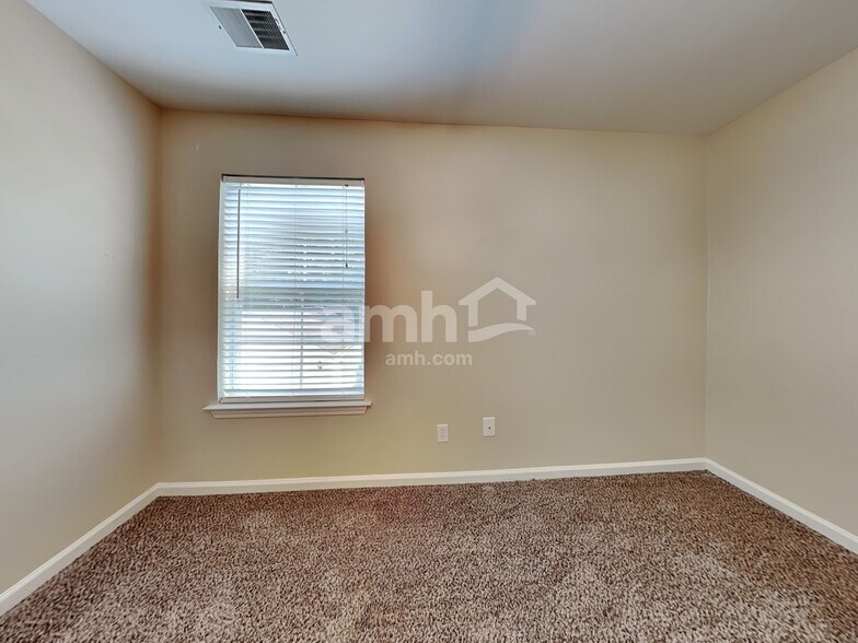 Building Photo - 52 Godley Park Way