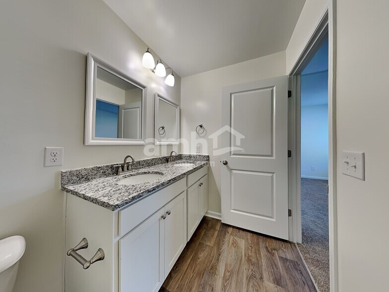 Building Photo - 112 Tobago Cir