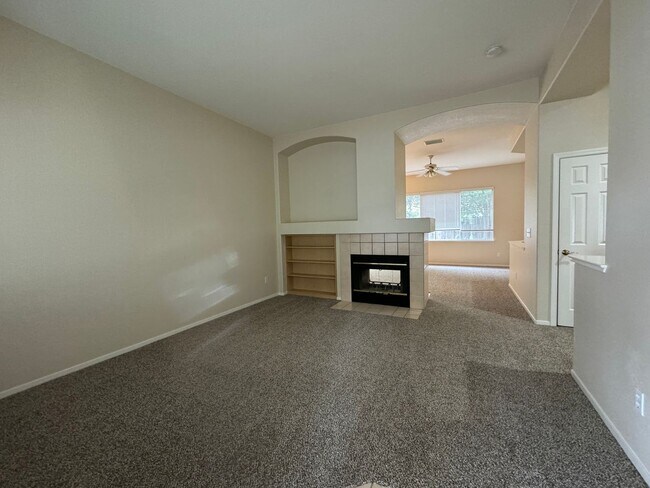 Building Photo - Roseville home with new artificial grass