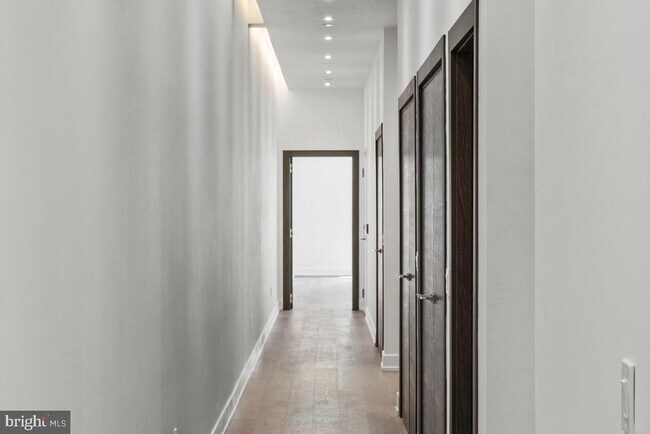 Building Photo - 724 Chestnut St