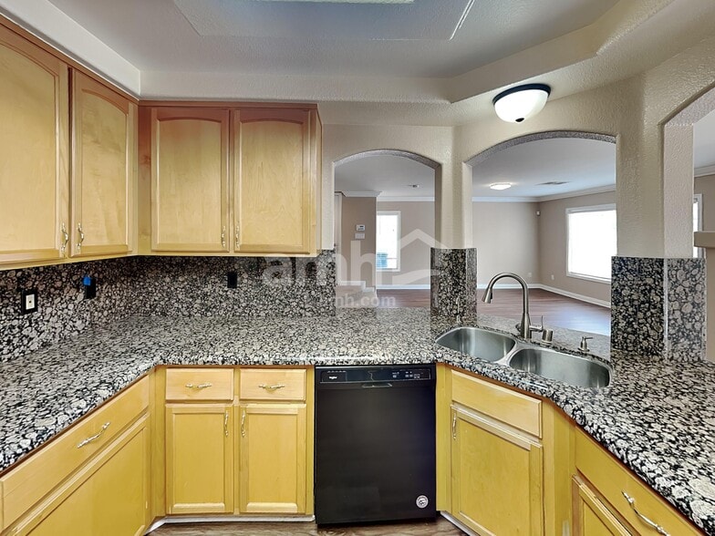 Building Photo - 9740 Powell Plateau Ct