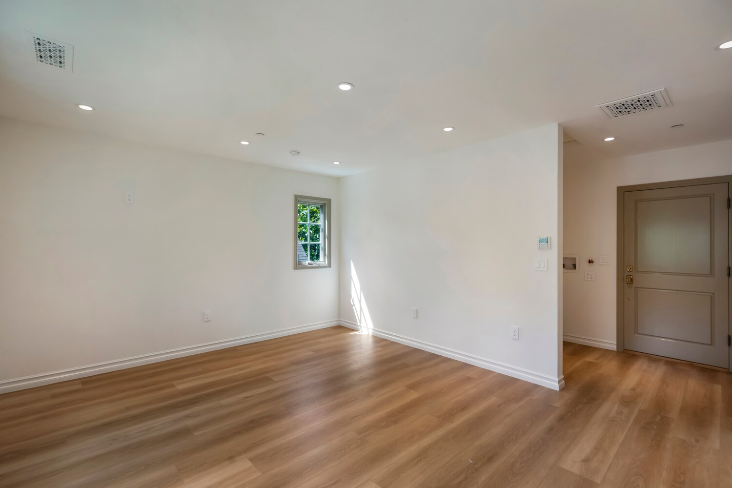 Building Photo - 3132 Belden Dr