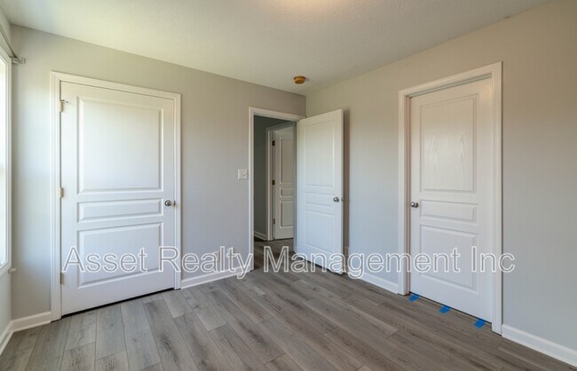 Building Photo - 1217 Dreamview Ln