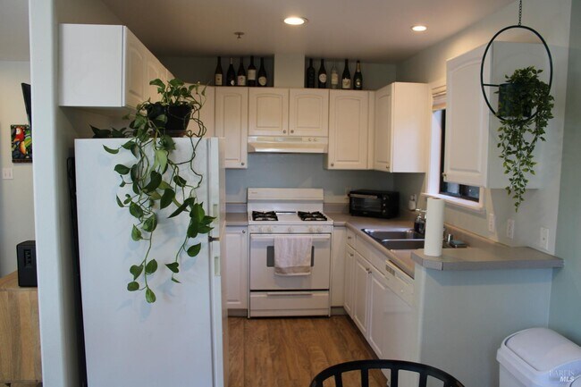 Building Photo - 4069 Alta Vista Ave