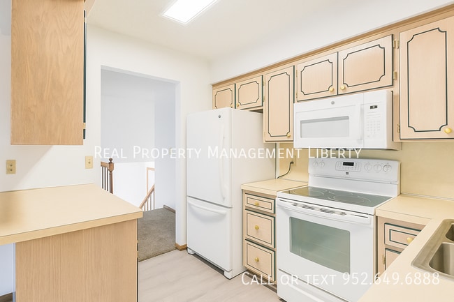 Building Photo - 15229 Bludorn Circle-