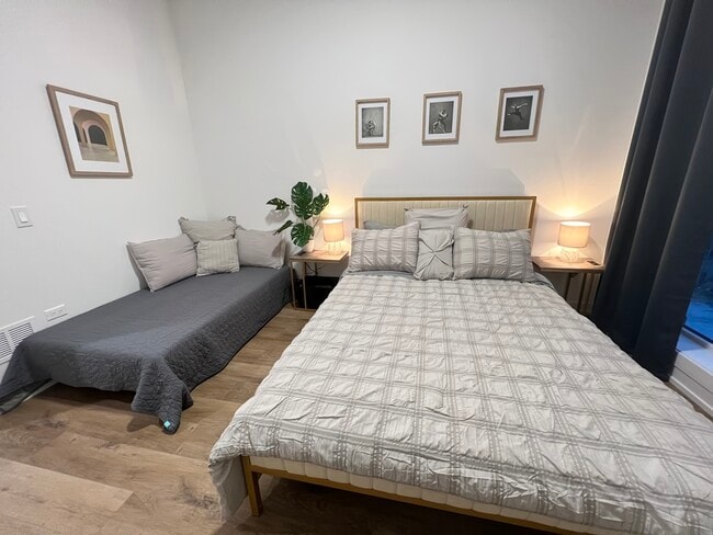 Building Photo - 815 N Richmond St