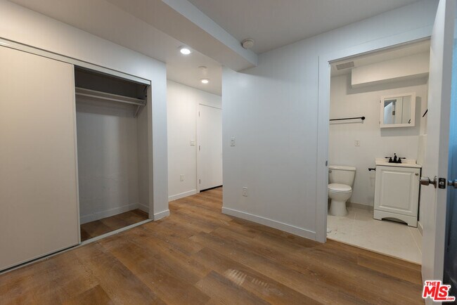 Building Photo - 1420 Alvarado Terrace