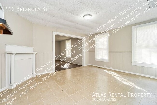 Building Photo - 412 Brignola St