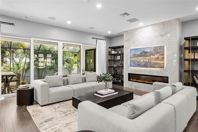 Building Photo - 3624 S Gardenia Ave