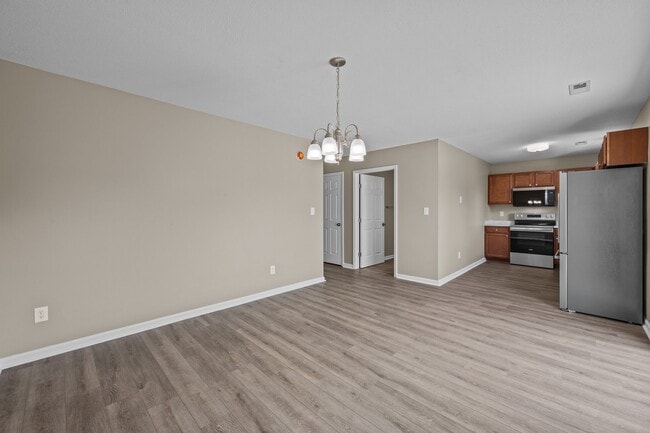 Building Photo - 208 Jessie Cir