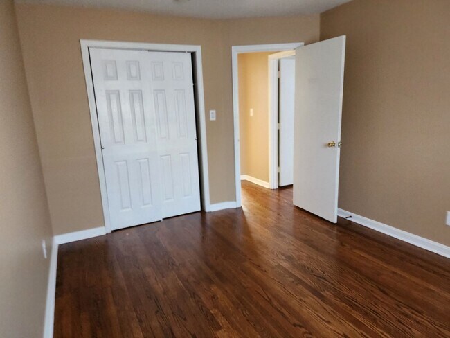 Building Photo - 4306 Shady Villa Dr