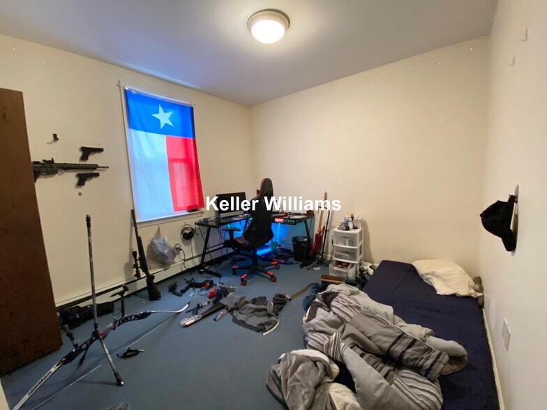 Building Photo - 48 Hillside St